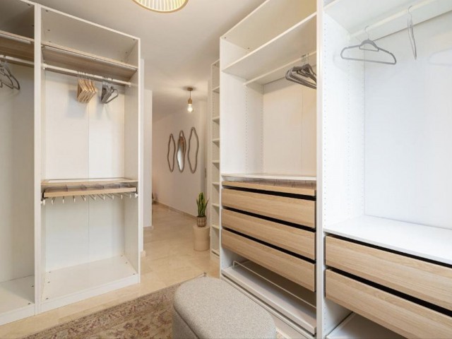 Apartamento con 4 Dormitorios  en Fuengirola