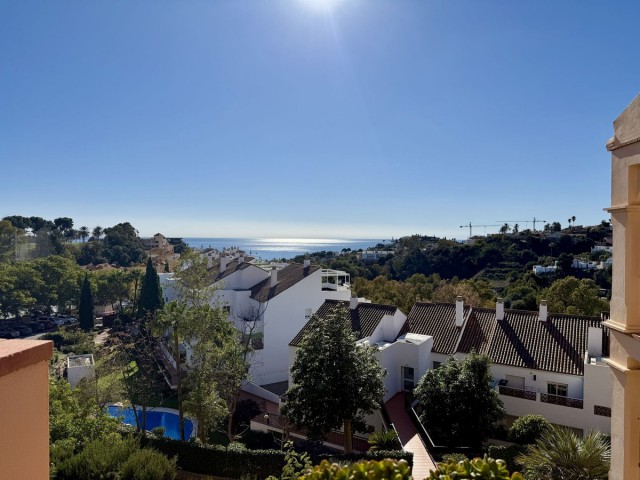 2 Bedrooms Apartment in Torrequebrada