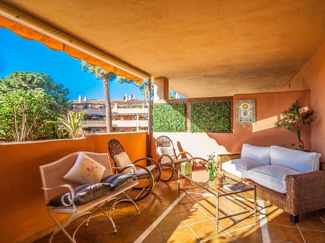 2 Bedrooms Apartment in Elviria
