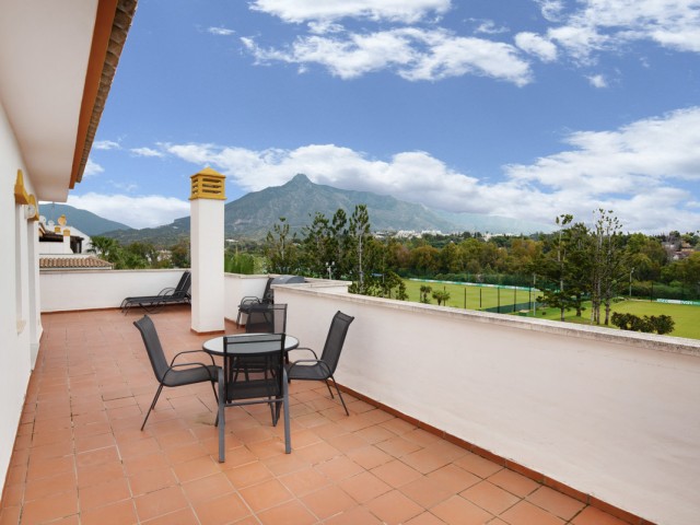 Penthouse in Nueva Andalucía
