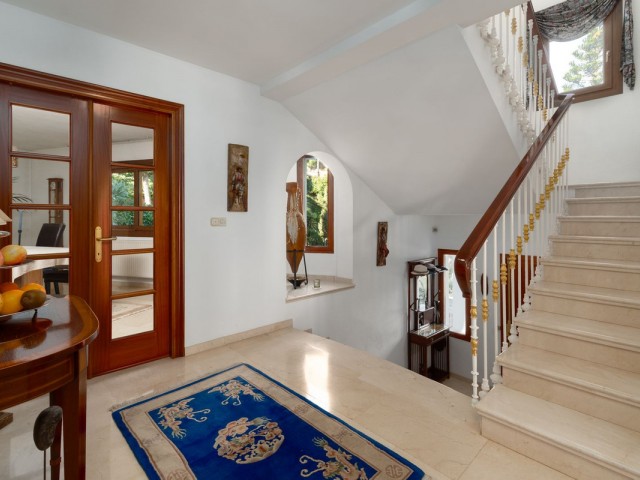 5 Bedrooms Villa in Mijas