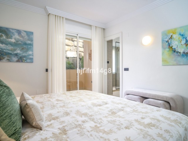 4 Bedrooms Apartment in Nueva Andalucía