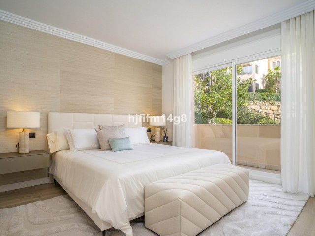 4 Bedrooms Apartment in Nueva Andalucía