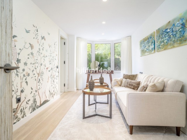 4 Bedrooms Apartment in Nueva Andalucía