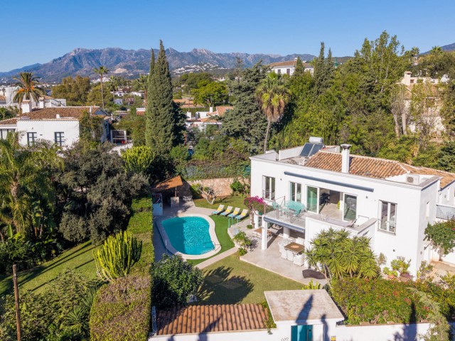 Villa avec 6 Chambres  à El Rosario