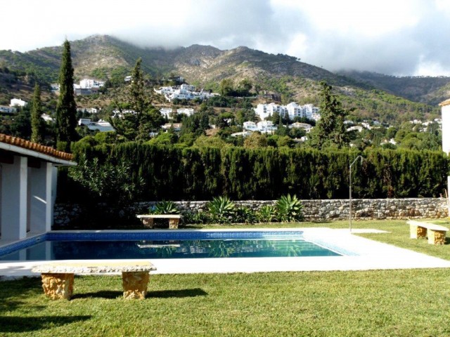 5 Bedrooms Townhouse in Mijas