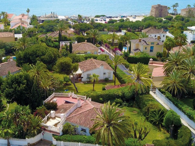 4 Bedrooms Villa in Marbesa