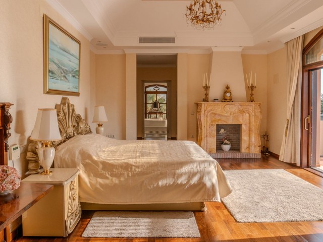 6 Schlafzimmer Villa in Nueva Andalucía