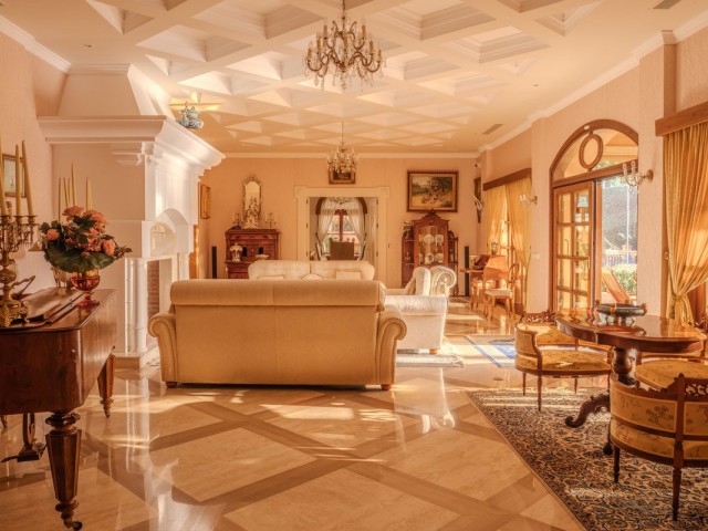 6 Bedrooms Villa in Nueva Andalucía