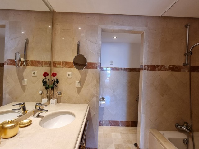 Appartement avec 2 Chambres  à Estepona