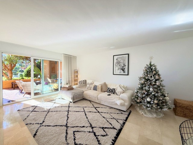 Apartamento con 3 Dormitorios  en La Duquesa