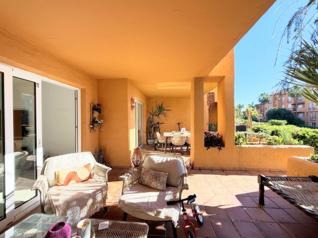 Apartamento con 3 Dormitorios  en La Duquesa