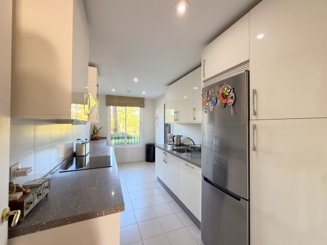 Apartamento con 3 Dormitorios  en La Duquesa