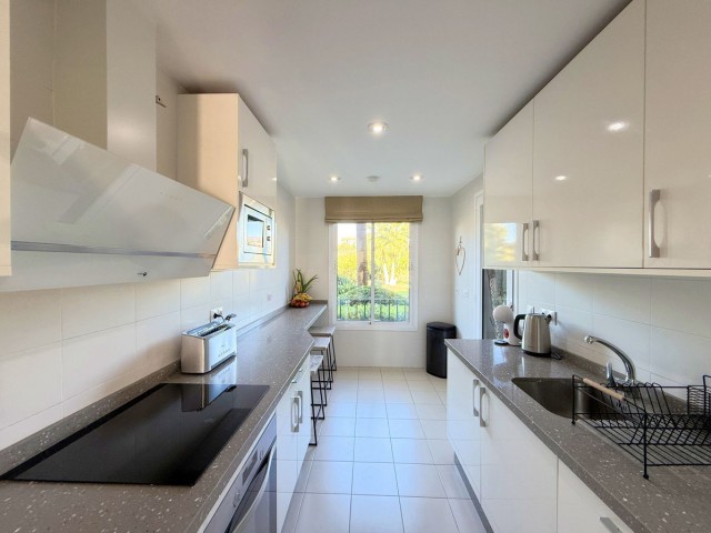 Apartamento con 3 Dormitorios  en La Duquesa