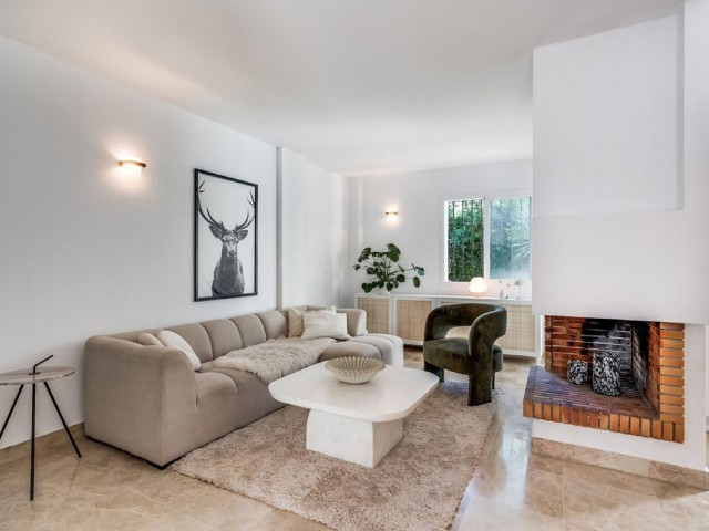 4 Bedrooms Townhouse in Nueva Andalucía