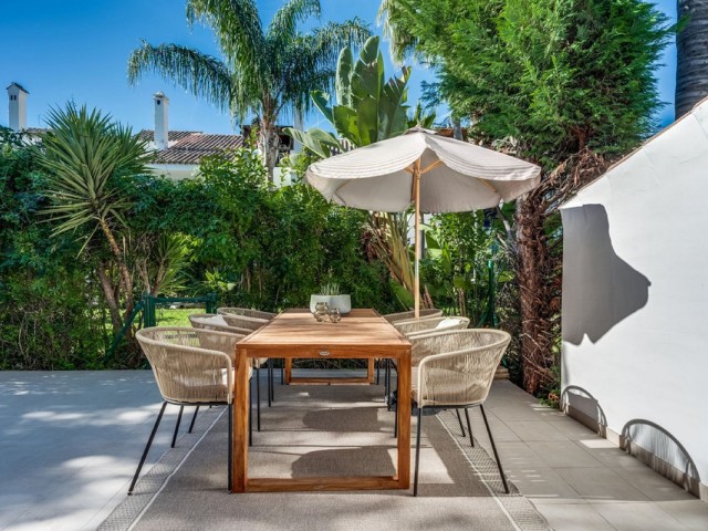 4 Bedrooms Townhouse in Nueva Andalucía