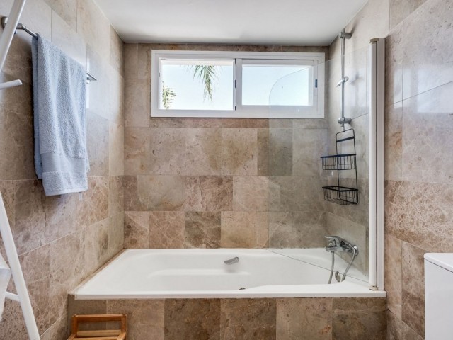 4 Bedrooms Townhouse in Nueva Andalucía