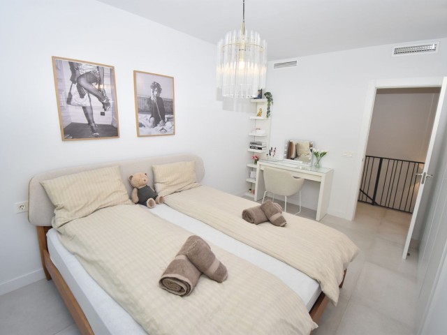 Maison mitoyenne avec 4 Chambres  à Mijas Costa