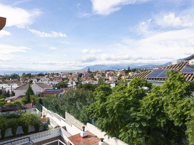 Maison mitoyenne avec 6 Chambres  à Marbella