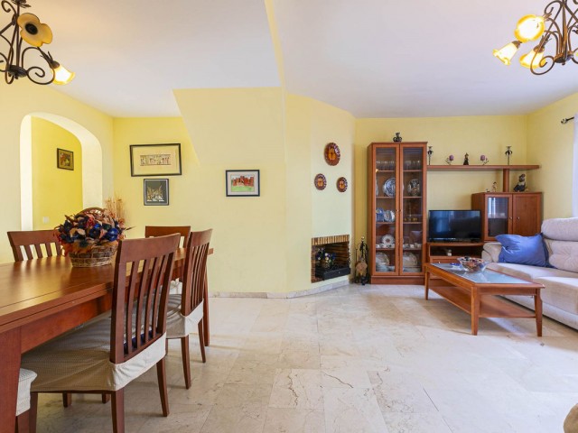 Maison mitoyenne avec 6 Chambres  à Marbella