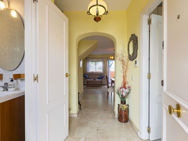 Maison mitoyenne avec 6 Chambres  à Marbella