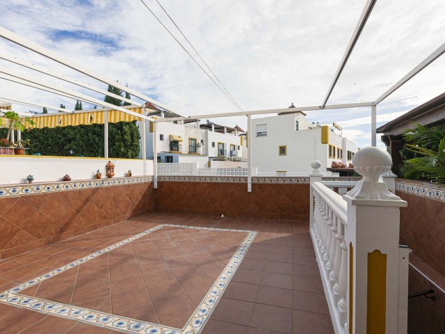 Maison mitoyenne avec 6 Chambres  à Marbella