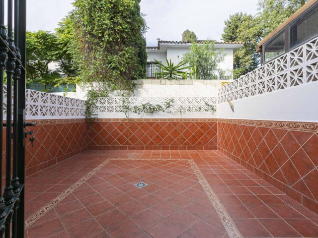 Maison mitoyenne avec 6 Chambres  à Marbella