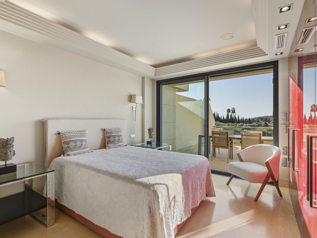 2 Bedrooms Apartment in Nueva Andalucía