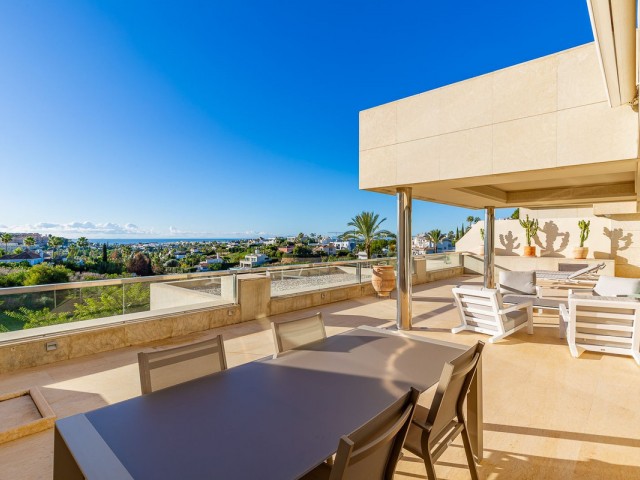 2 Bedrooms Apartment in Nueva Andalucía