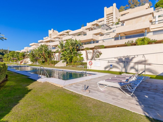 2 Bedrooms Apartment in Nueva Andalucía