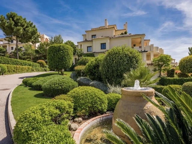 2 Bedrooms Apartment in Benahavís