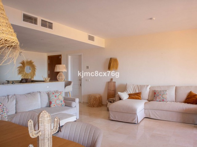 2 Bedrooms Apartment in Calahonda