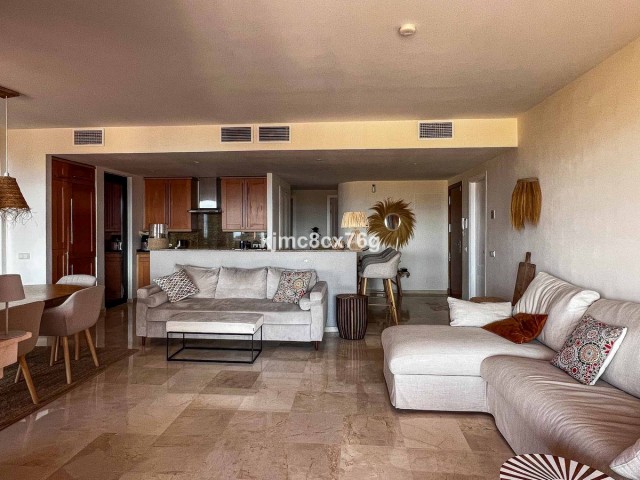 2 Bedrooms Apartment in Calahonda