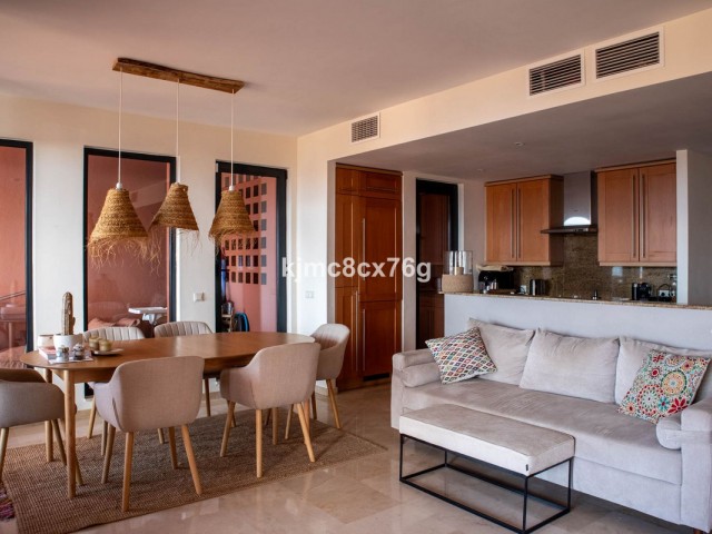 2 Bedrooms Apartment in Calahonda