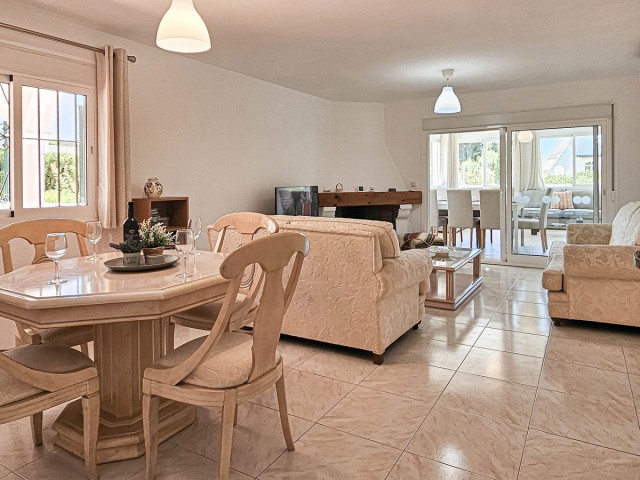 Villa avec 4 Chambres  à Riviera del Sol