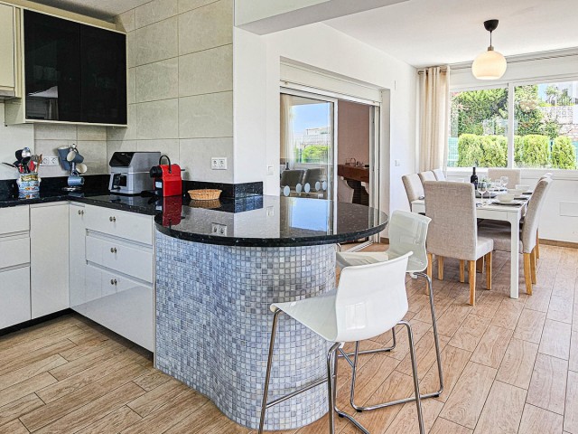 Villa avec 4 Chambres  à Riviera del Sol