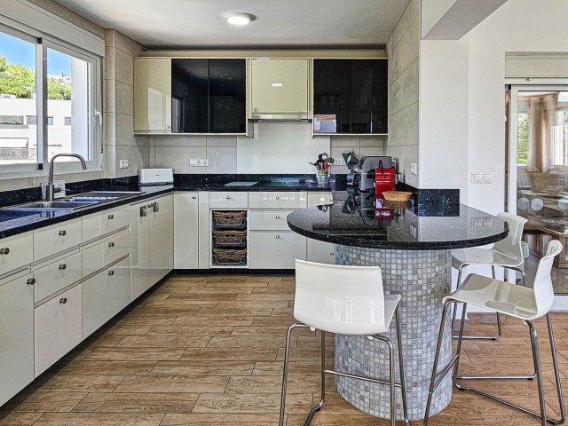 Villa avec 4 Chambres  à Riviera del Sol
