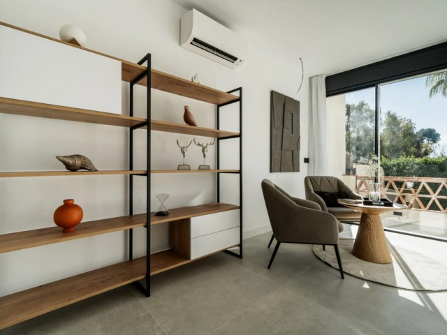 Maison mitoyenne avec 3 Chambres  à Nueva Andalucía