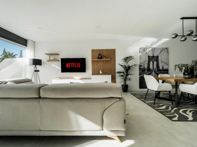 Maison mitoyenne avec 3 Chambres  à Nueva Andalucía