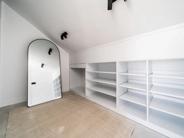 Maison mitoyenne avec 3 Chambres  à Nueva Andalucía