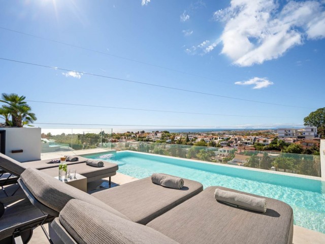 4 Bedrooms Villa in Nueva Andalucía