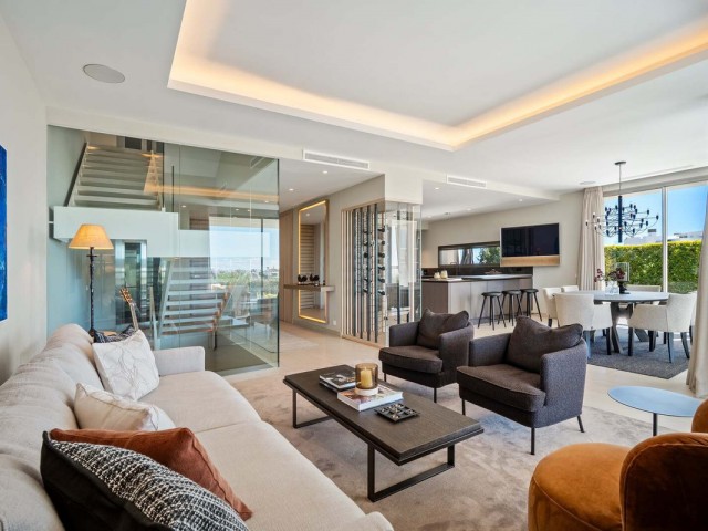 4 Bedrooms Villa in Nueva Andalucía