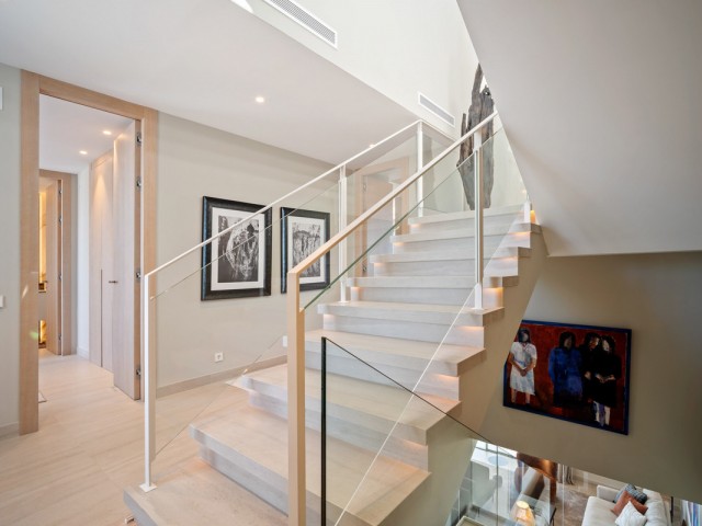 4 Bedrooms Villa in Nueva Andalucía