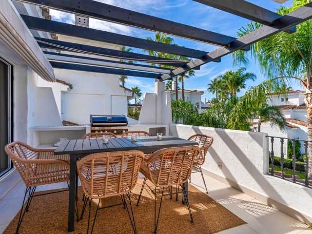 3 Bedrooms Apartment in Nueva Andalucía