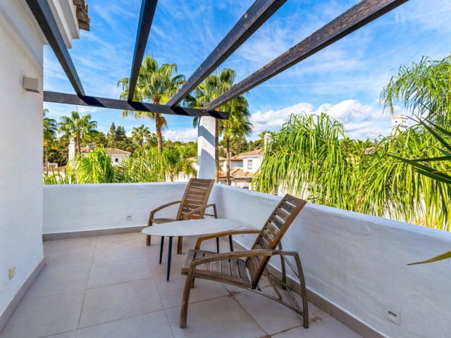 3 Bedrooms Apartment in Nueva Andalucía