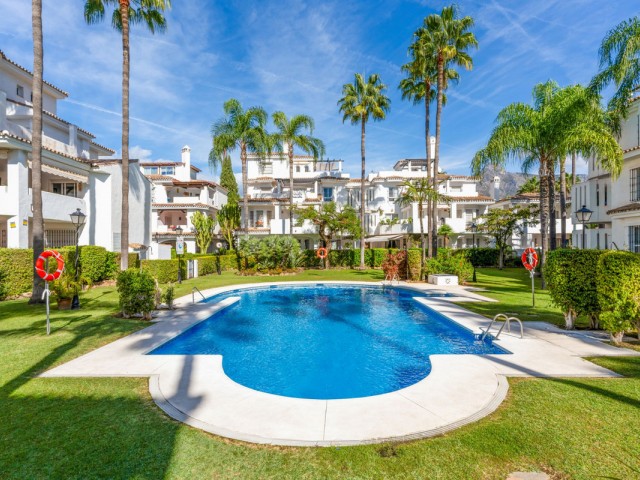 3 Bedrooms Apartment in Nueva Andalucía