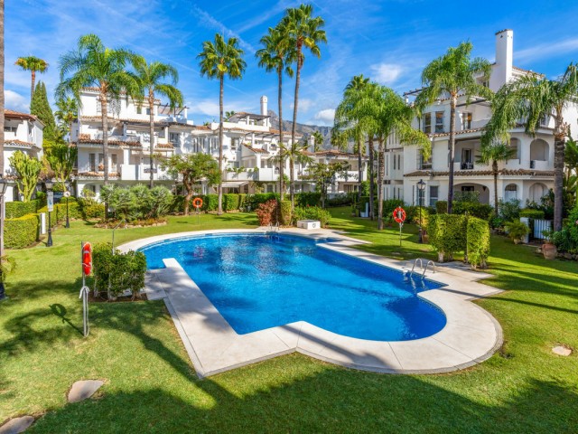 3 Bedrooms Apartment in Nueva Andalucía
