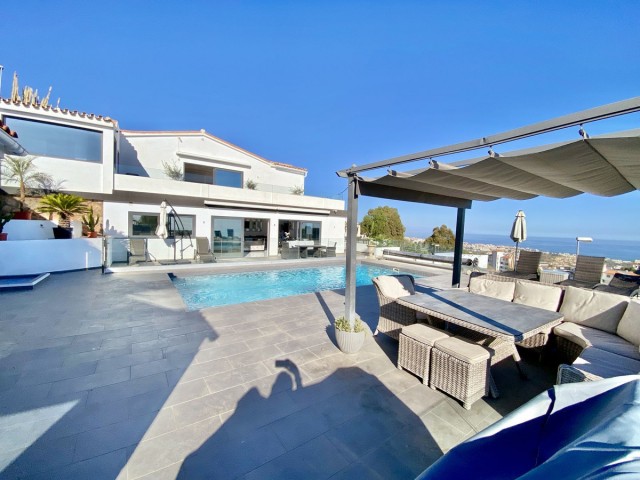 Villa avec 6 Chambres  à Benalmadena Pueblo