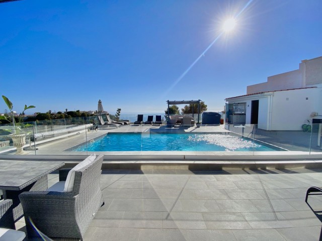 Villa avec 6 Chambres  à Benalmadena Pueblo