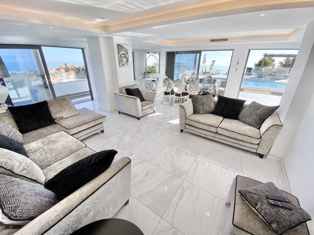 6 Schlafzimmer Villa in Benalmadena Pueblo